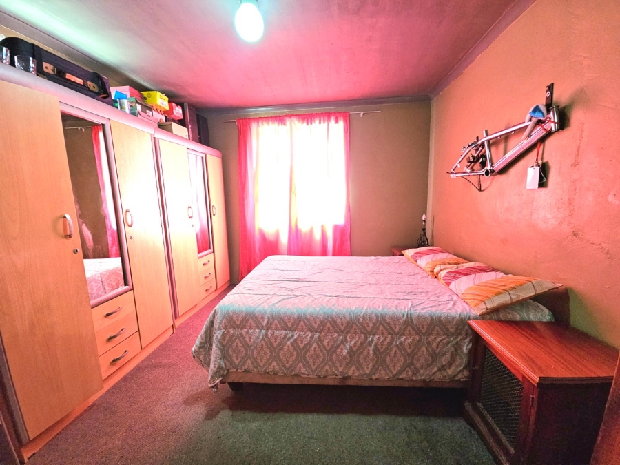 3 Bedroom Property for Sale in Roosendal Western Cape